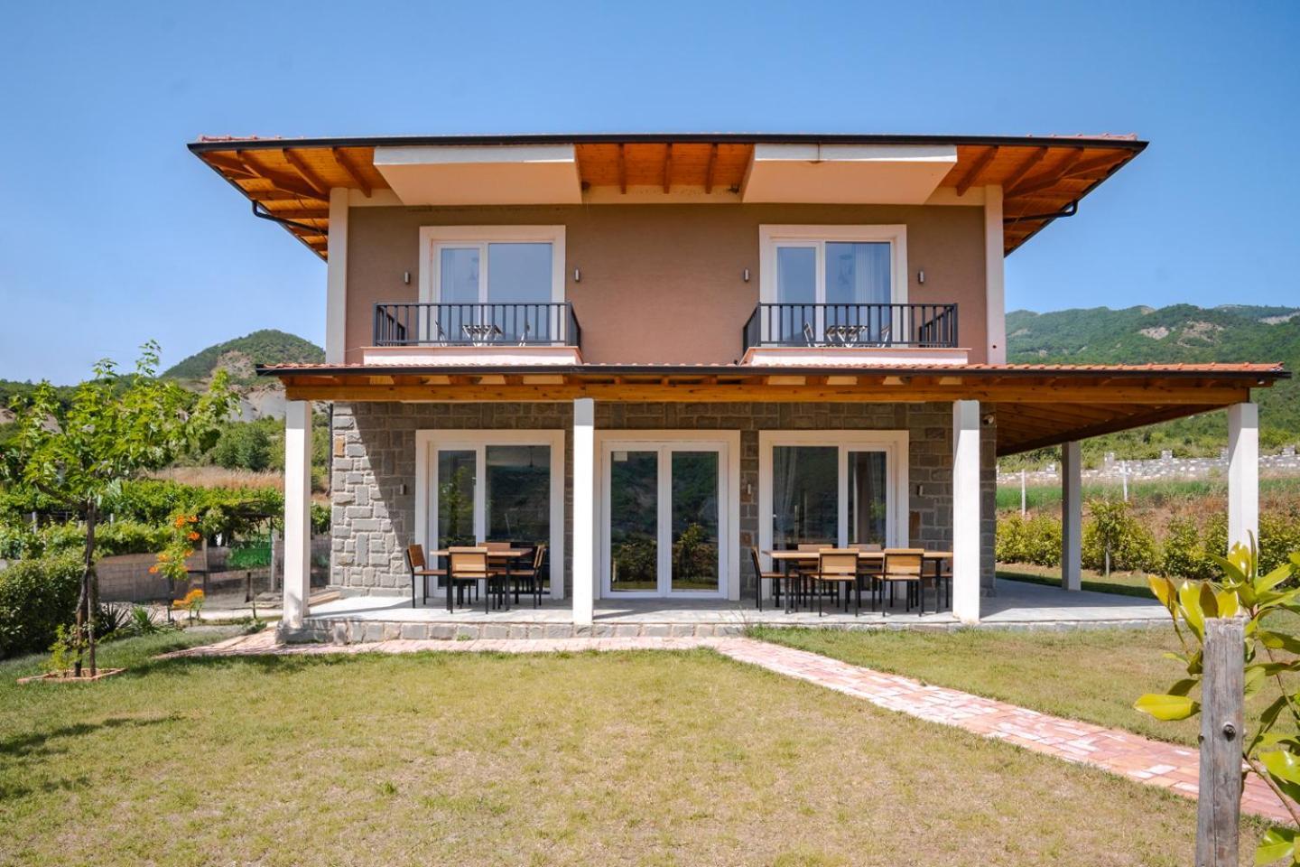 Bujtina Lumo & Pool Villa Përmet Buitenkant foto