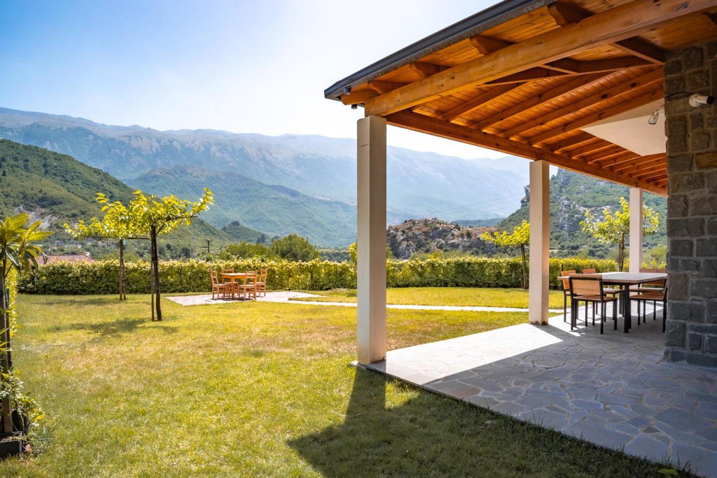 Bujtina Lumo & Pool Villa Përmet Buitenkant foto
